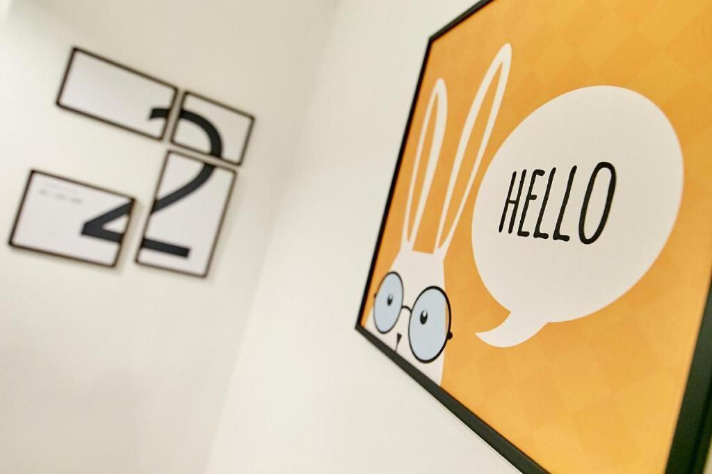 The Rabbit'S Hole Hostel Бангкок Экстерьер фото